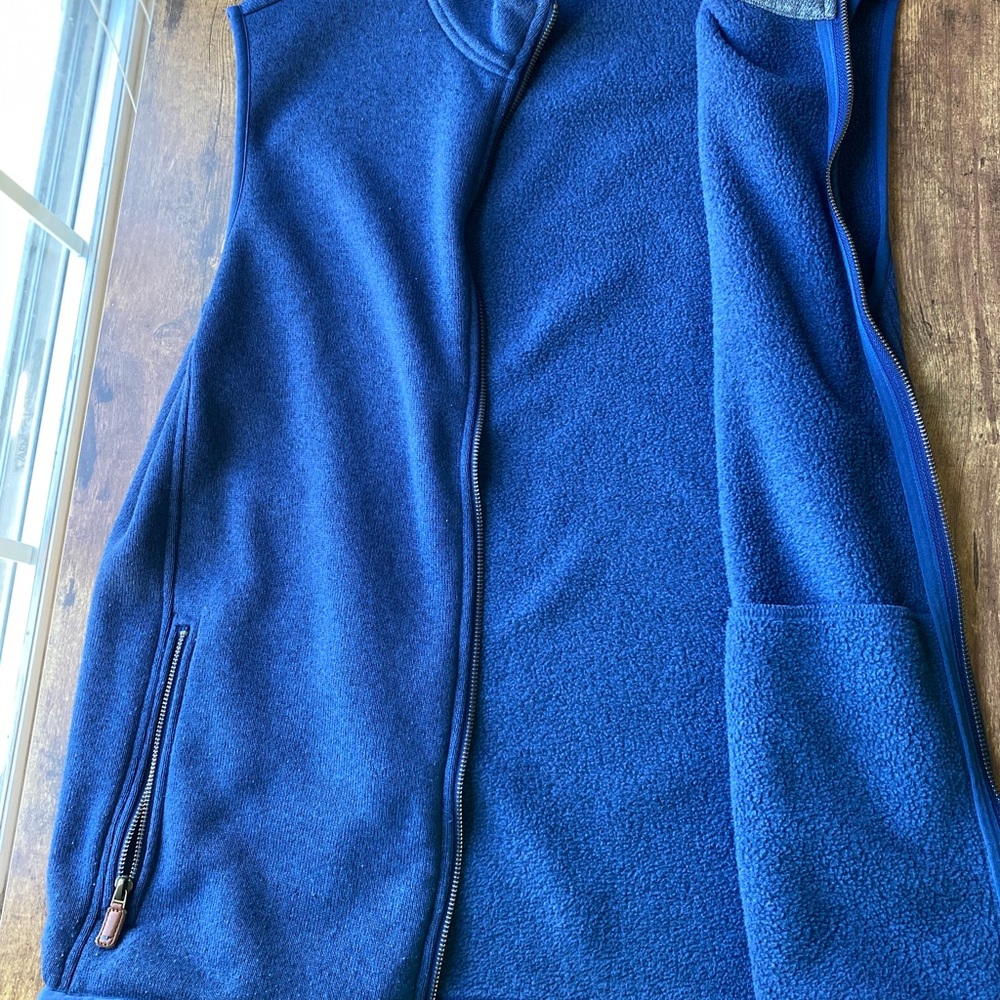 Vineyard Vines Fleece Vest - Picture 2 of 5